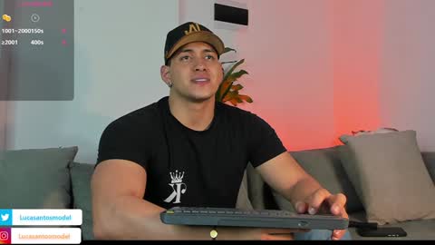 Snapshot of lucasanto_ chatting on December 12, 3:10 am LUCA SANTOS online show from December 12, 3:10 am