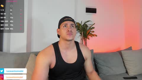Snapshot of lucasanto_ chatting on December 17, 7:29 am LUCA SANTOS online show from December 17, 7:29 am
