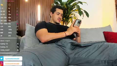 Snapshot of lucasanto_ chatting on June 19, 4:39 am LUCA SANTOS online show from June 19, 4:39 am