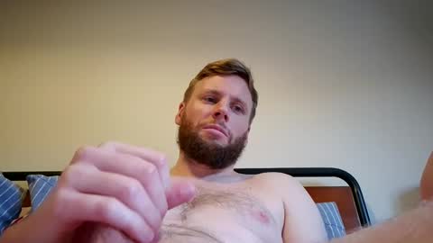 Snapshot of lucasb_87 chatting on December 17, 10:55 am lucasb_87 online show from December 17, 10:55 am