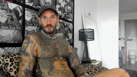 Snapshot of lucasexclusive chatting on February 19, 6:00 am lucasexclusive online show from February 19, 6:00 am