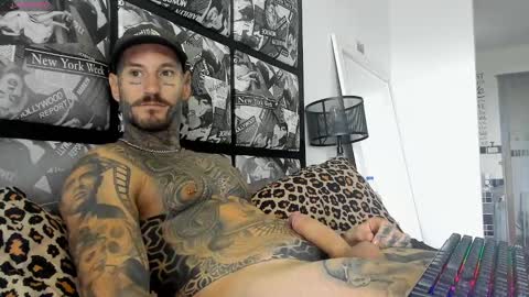 Snapshot of lucasexclusive chatting on March 10, 5:11 am lucasexclusive online show from March 10, 5:11 am