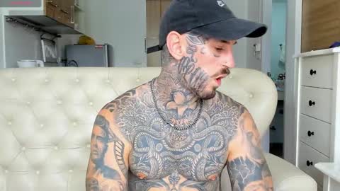 Snapshot of lucasexclusive chatting on September 17, 4:47 am lucasexclusive online show from September 17, 4:47 am