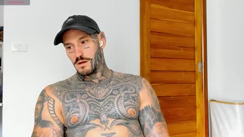 lucasexclusive online show from October 22, 6:35 am