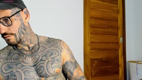 lucasexclusive online show from October 26, 6:52 am