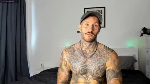 lucasexclusive online show from November 2, 7:11 am