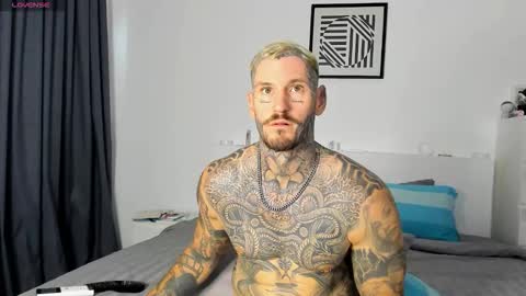 lucasexclusive online show from November 26, 8:26 am