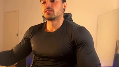 lucasfit24 online show from June 25, 5:17 pm