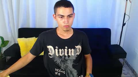 Snapshot of lucass_18 chatting on March 24, 8:14 pm Lucas online show from March 24, 8:14 pm