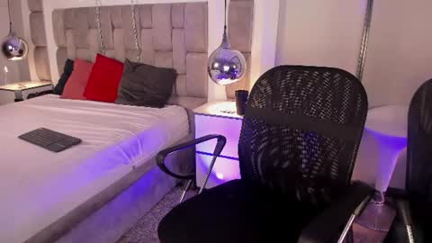 Snapshot of lucasthomson_ chatting on July 23, 4:21 am lucasthomson_ online show from July 23, 4:21 am