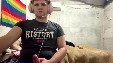 Snapshot of lucasvidalx chatting on October 10, 6:01 am Luxxx online show from October 10, 6:01 am