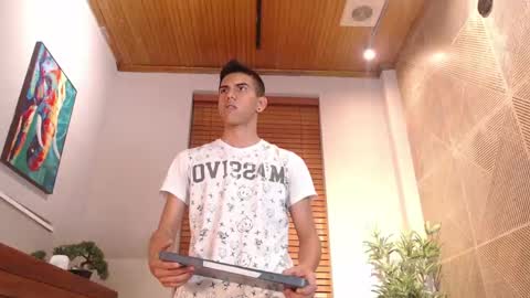 Snapshot of lucca_moreti chatting on May 3, 3:34 am Lucca Moreti online show from May 3, 3:34 am