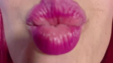 Luccy online show from October 9, 4:05 pm