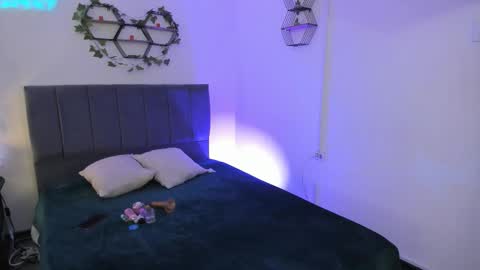 Lucero  online show from December 14, 3:23 am