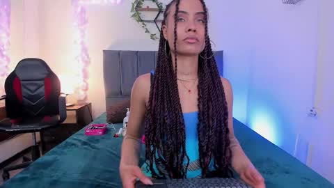 Snapshot of lucerop_ chatting on March 10, 3:33 am Lucero online show from March 10, 3:33 am