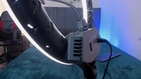 Snapshot of lucerop_ chatting on March 22, 3:32 am Lucero online show from March 22, 3:32 am