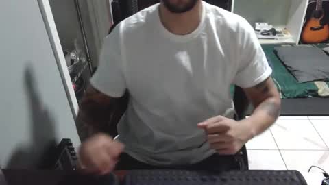 Snapshot of luchilove69 chatting on November 29, 3:09 am Luchi Luchano online show from November 29, 3:09 am