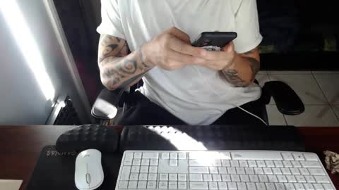 Snapshot of luchilove69 chatting on November 29, 10:02 pm Luchi Luchano online show from November 29, 10:02 pm