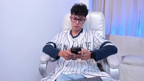 Lucho online show from April 1, 3:07 am