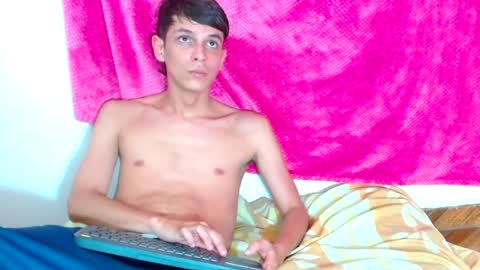 LUCHO HOT  online show from April 9, 8:47 pm