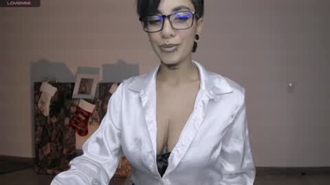 Snapshot of luci_fer_devil_1 chatting on December 20, 1:58 am Veronica Rati online show from December 20, 1:58 am