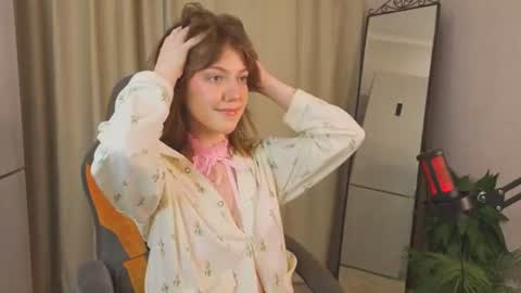 Lucy online show from July 1, 1:02 pm