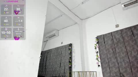 Snapshot of lucia78shy chatting on October 9, 11:25 pm lucia78shy online show from October 9, 11:25 pm