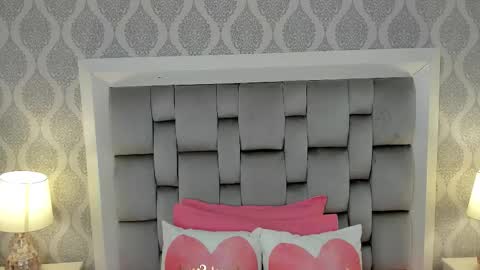 lucia_lorenz online show from December 16, 11:26 am