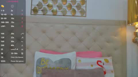 lucia_lorenz online show from February 10, 11:25 am