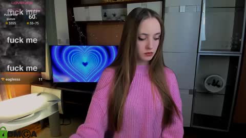 Snapshot of lucia_lucky chatting on December 10, 10:06 am Sindy online show from December 10, 10:06 am