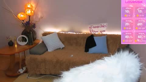 Snapshot of lucia_lucky chatting on September 15, 8:53 pm Sindy online show from September 15, 8:53 pm