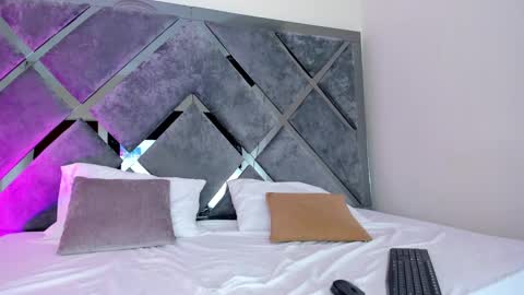 Snapshot of luciagray chatting on September 29, 10:25 pm Lucia Gray online show from September 29, 10:25 pm