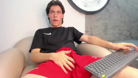 Snapshot of lucian_greyy chatting on October 1, 4:07 am lucian_greyy online show from October 1, 4:07 am