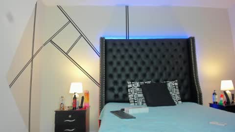 Snapshot of luciana_brown_ chatting on February 22, 4:07 am luciana_brown_ online show from February 22, 4:07 am