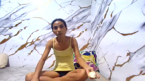 Snapshot of luciana_daza chatting on May 23, 8:24 pm Luciana online show from May 23, 8:24 pm