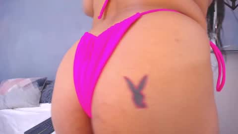 Snapshot of luciana_graay chatting on October 17, 5:48 pm Luciana online show from October 17, 5:48 pm