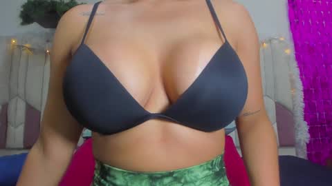 instagram luciana417  online show from December 28, 3:15 am