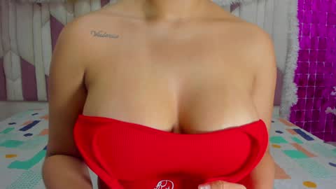 instagram luciana417  online show from December 29, 3:11 am