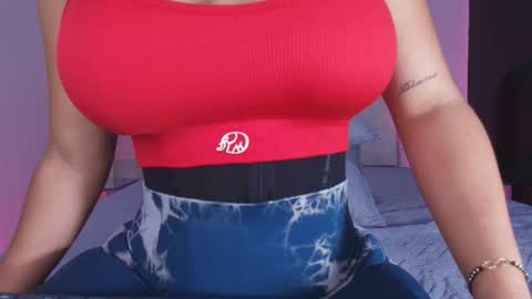 instagram luciana417  online show from December 3, 3:03 am