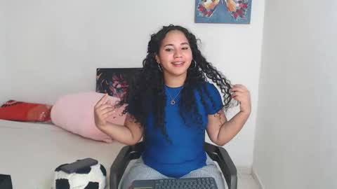 Snapshot of luciana_keating chatting on October 5, 5:39 am luciana online show from October 5, 5:39 am