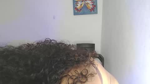 Snapshot of luciana_keating chatting on November 29, 9:40 pm luciana online show from November 29, 9:40 pm