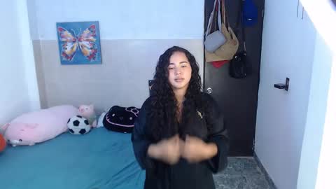 Snapshot of luciana_keating chatting on March 28, 5:40 am luciana online show from March 28, 5:40 am