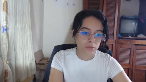 Madelyne online show from December 23, 6:58 pm