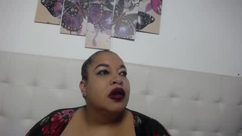 Snapshot of luciana_milf1 chatting on December 10, 11:00 am Luciana online show from December 10, 11:00 am