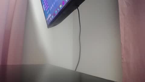 Snapshot of luciana_milf1 chatting on December 21, 11:01 am Luciana online show from December 21, 11:01 am