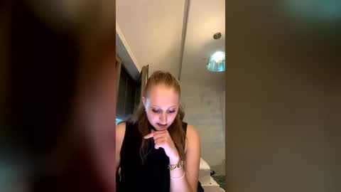 lucianamol online show from July 26, 4:20 am