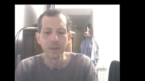 Snapshot of lucianoaxel chatting on December 15, 3:13 am Luciano online show from December 15, 3:13 am