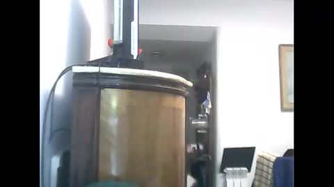 Snapshot of lucianoaxel chatting on October 5, 1:04 am Luciano online show from October 5, 1:04 am