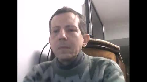 Snapshot of lucianoaxel chatting on October 27, 9:41 pm Luciano online show from October 27, 9:41 pm