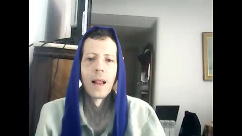 Snapshot of lucianoaxel chatting on November 1, 1:35 pm Luciano online show from November 1, 1:35 pm